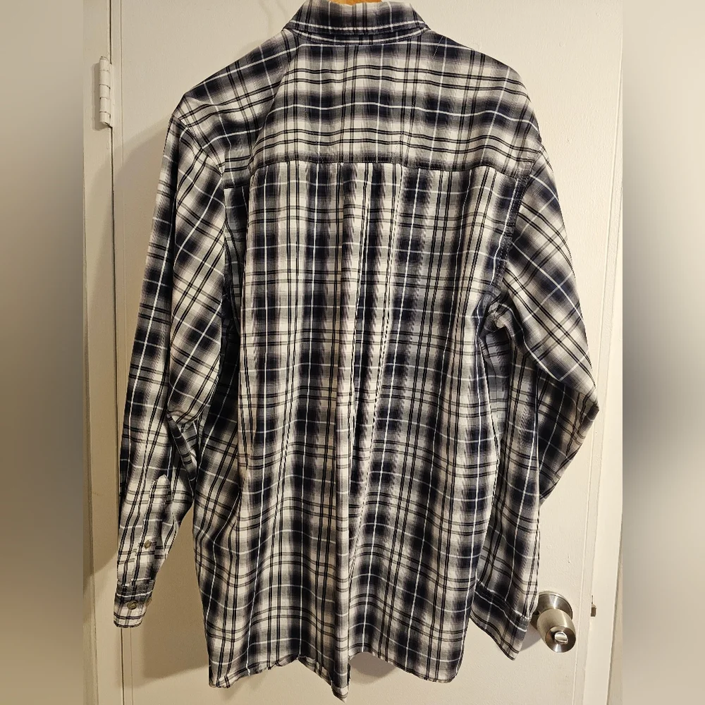 Wrangler Men's Black and White Checkered Shirt Gently Used - Picture 4 of 6
